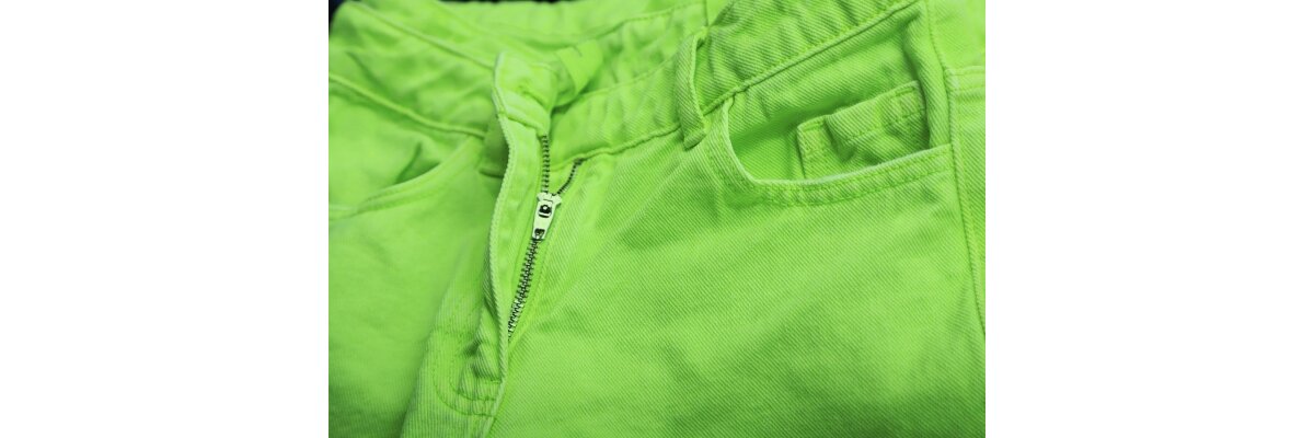 Grüne Jeans kombinieren: Was passt zur grünen Hose? | TC - 
