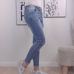 Classic Boyfriend Stretch Jeans