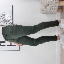 Karostar Damen Stretch Jeans| Boyfriend Hose mit dekorativen Schmuckkn&ouml;pfen| Mid Rise 5 Pocket Denim Hose