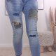 Boyfriend destroyed Jeans mit Camouflage und Pailletten