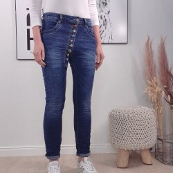 Jeans mit langer Schmuck Knopfleiste