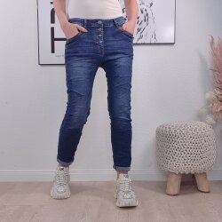 Boyfriend Stretch Jeans mit farbigen Schmuck Kn&ouml;pfen