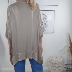 Seidiges Curvy Shirt Sara- One Size 38 bis 46