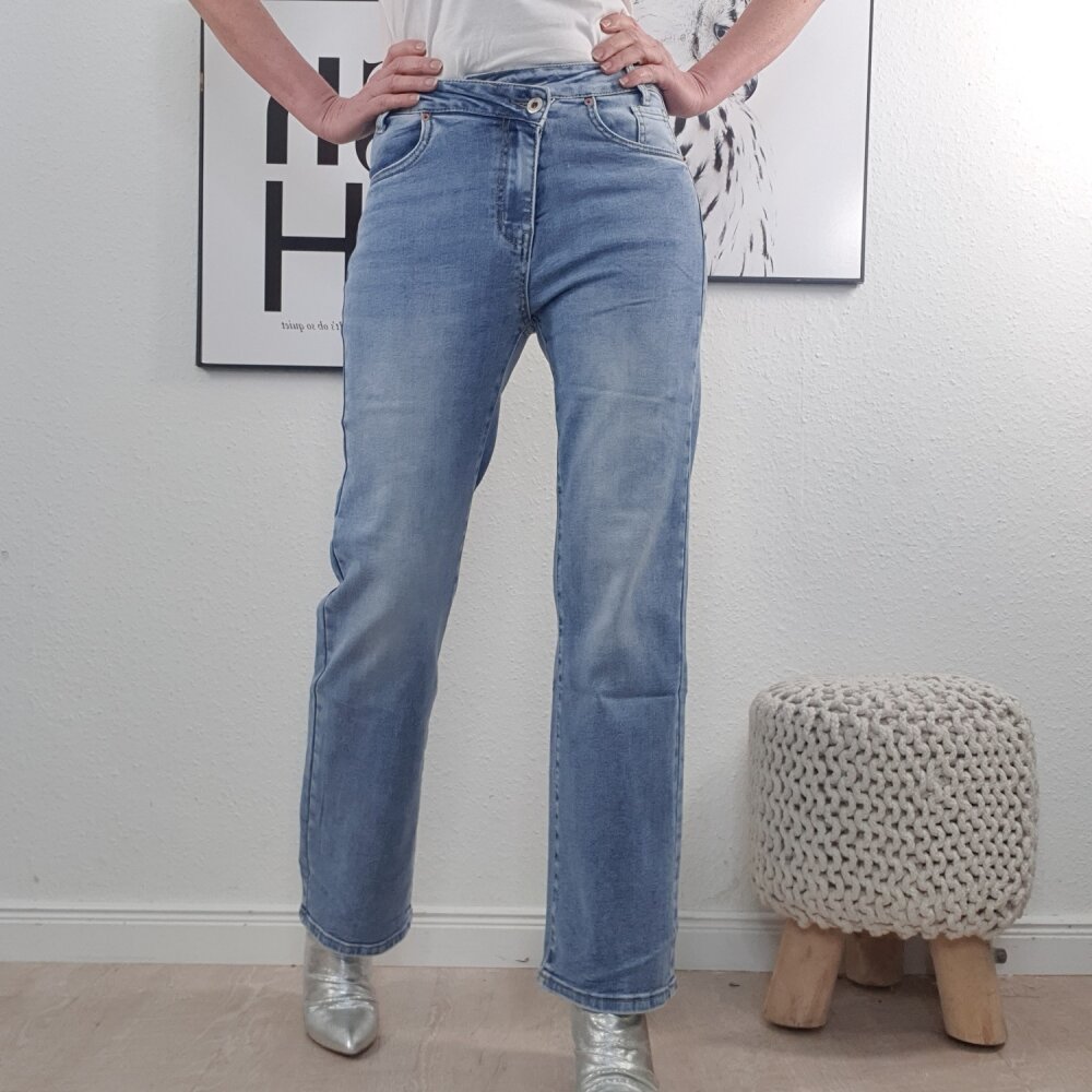 Jeans Mit Schragem Bund