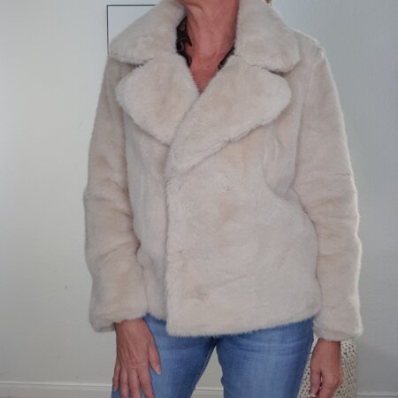 Kurze Fake Fur Jacke Plush