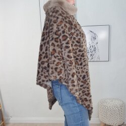 Leo Puschel  Poncho- One Size