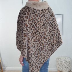 Leo Puschel  Poncho- One Size