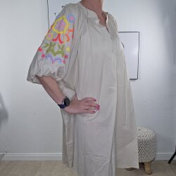 Luftiges Tunika Kleid.