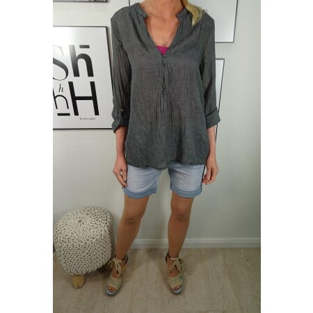 Italy Fashion Damen Bluse| leichtes  halb transparentes Fischerhemd| mit roll-up Sleeves und tiefen V-Ausschnitt