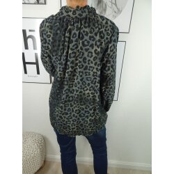 Italy Fashion Animal Print Bluse| lockere Tunika mit Leo Print| Fischerhemd mit ger&uuml;schtem Stehkragen one size, passend bis Gr&ouml;&szlig;e 44 grau