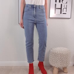 Cropped High Waiste Jeans- Straight Leg
