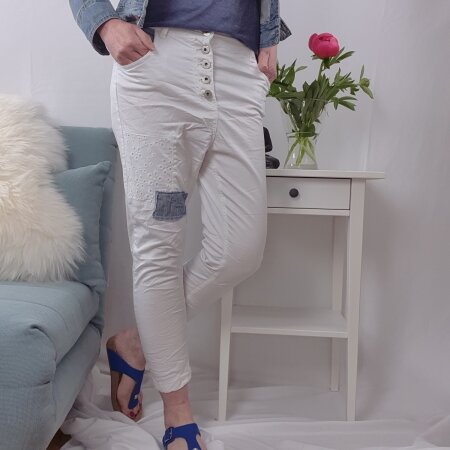 7/8 Sommerhose mit Patches und weißer Spitze
